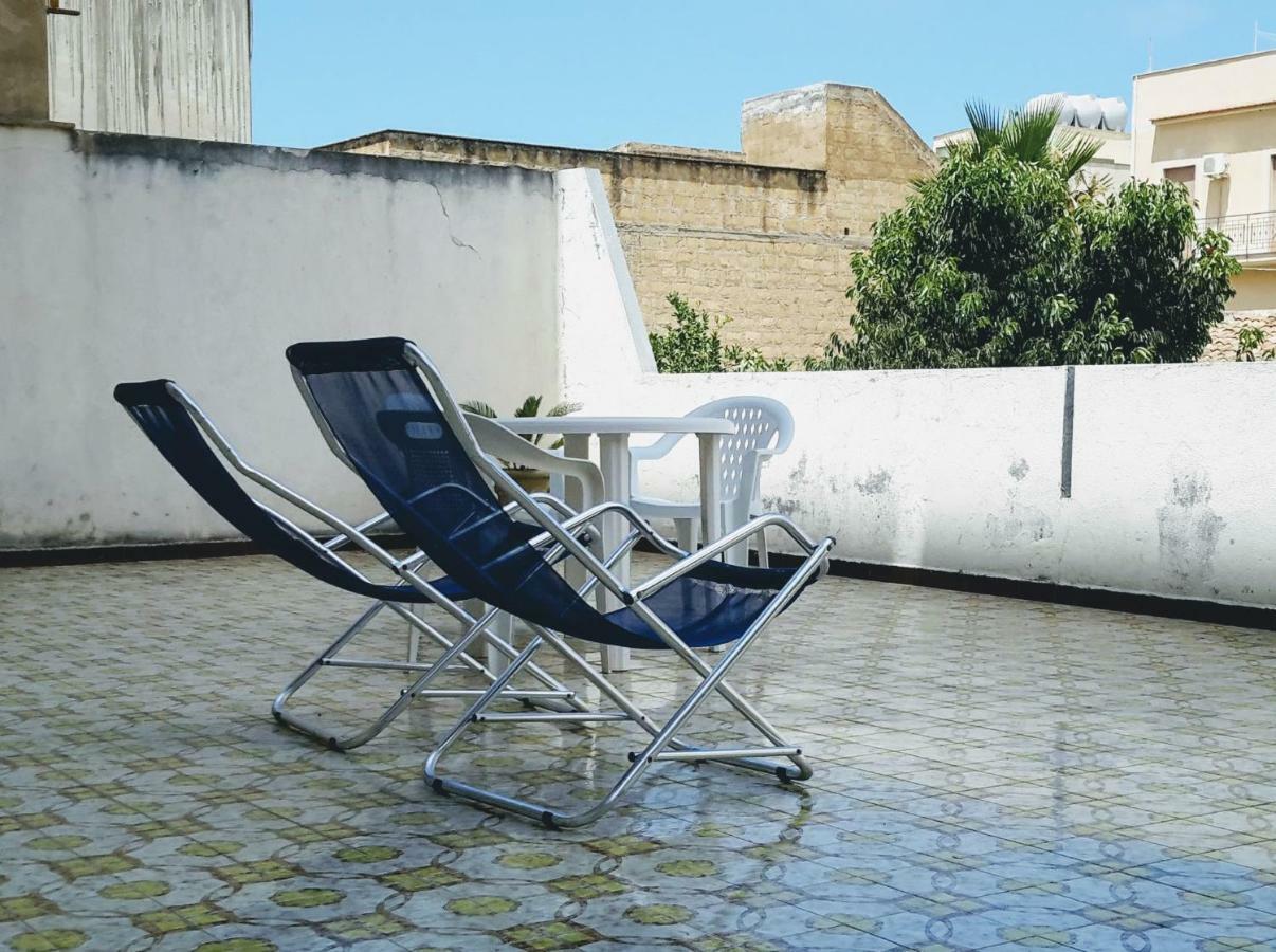 Una Terrazza Nel Sole Appartamento Di Tre Camere E Terrazza Trapani Exterior foto